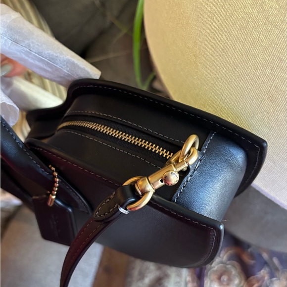 Authentic COACH 1941 Glovetanned leather zip top closure lip shape - Picture 14 of 16